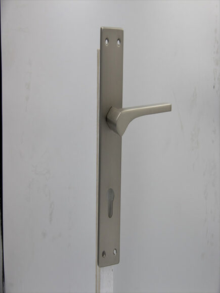 CD - 041 -  BLACK  (PLATE)