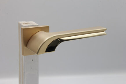 AB - 007 - MAT GOLD (ROSETTE)