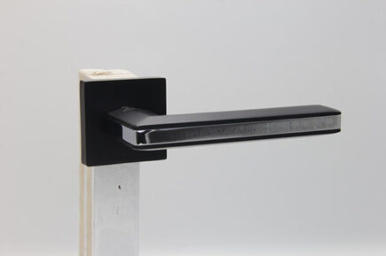 AB - 009 - BLACK/CP (ROSETTE)