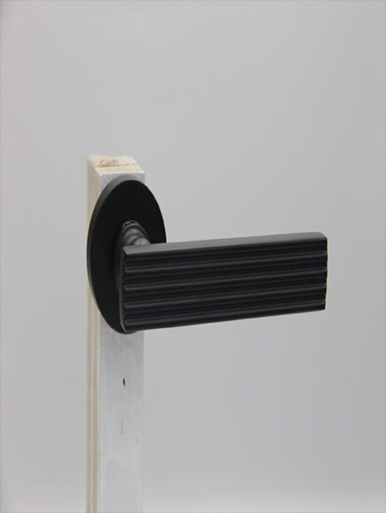 AVVA - V9 - BLACK (ROSETTE)